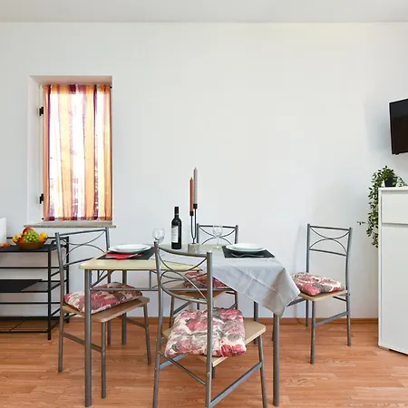 Apartments Boris 785 Apartment Pula
